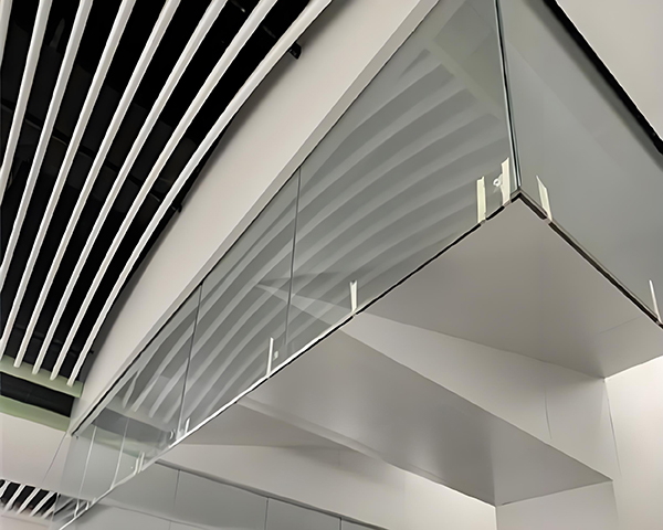 格尔木玻璃格尔木挡烟垂壁 格尔木玻璃格尔木挡烟垂壁