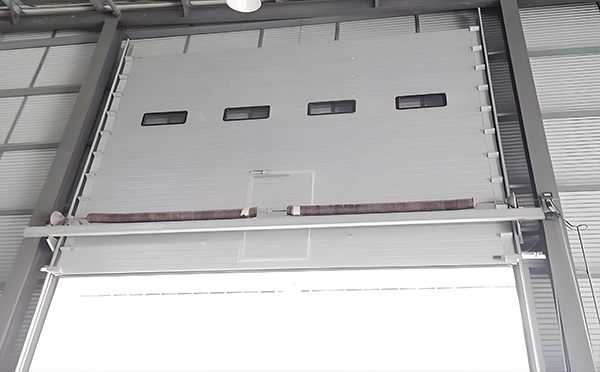 格尔木工业滑升门