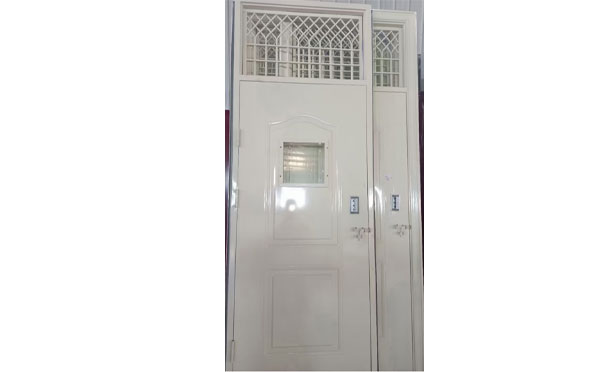 格尔木学校教室门