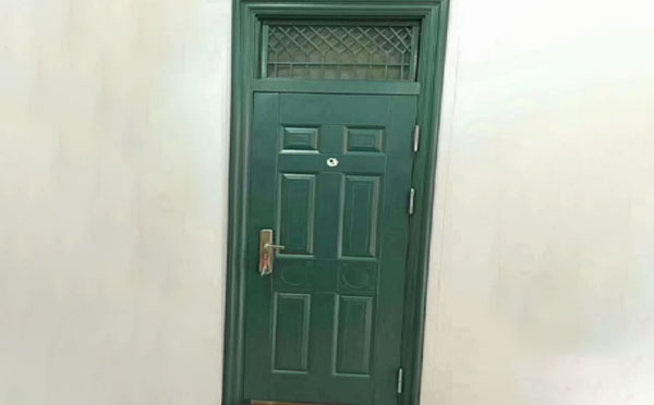 格尔木学校教室门 格尔木学校教室门