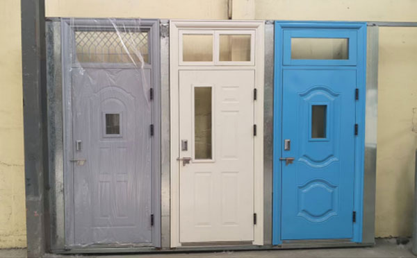 格尔木学校教室门