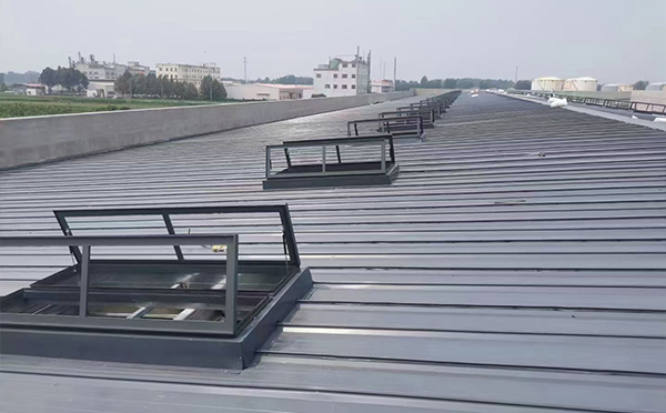 某中学室内体育馆格尔木排烟窗改造项目