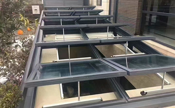 某轨道交通车辆维修车间格尔木排烟窗应用 某轨道交通车辆维修车间格尔木排烟窗应用