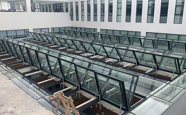 百安科技有限公司近期格尔木排烟窗项目案例分享 百安科技有限公司近期格尔木排烟窗项目案例分享