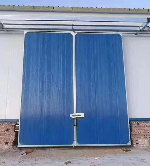 格尔木工业门在大型仓储物流通道中的应用实例