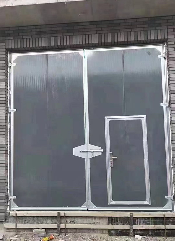 格尔木工业平开门在大型设备制造车间的应用实例