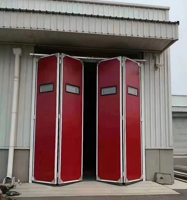 格尔木工业折叠门在大型装配车间出入口的应用实例